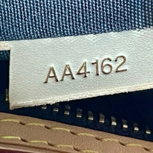 Louis Vuitton Brea MM Monogram Vernis Patent Leather Satchel | Amarante - Picture 9 of 9